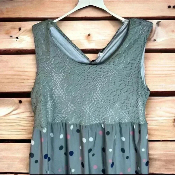 Summer Sleeveless Sundress With Green Lace Top and Floral Bottom Size Large - Picture 3 of 5